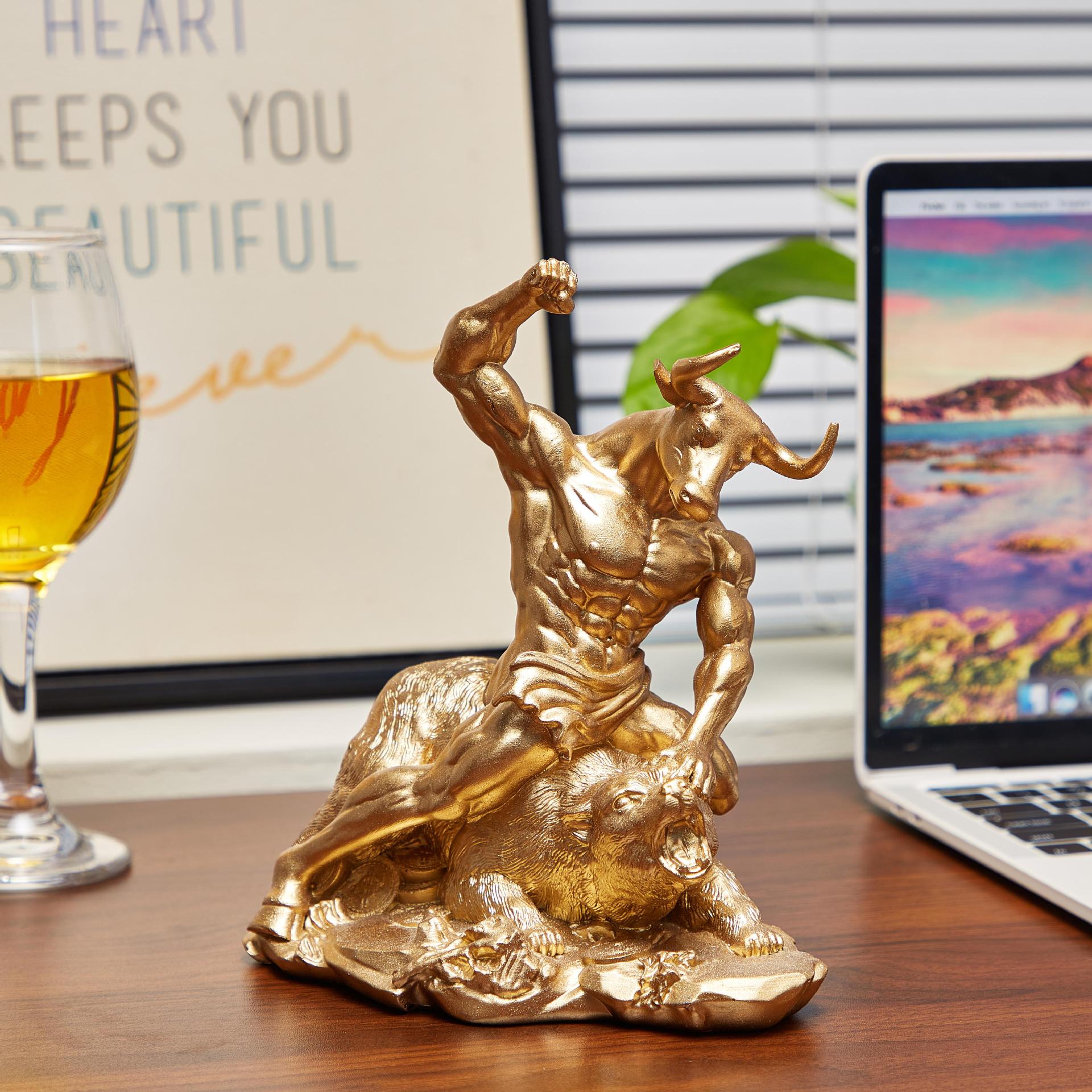 Home Office With Bookshelves - Statua Decorativa in Resina di Toro