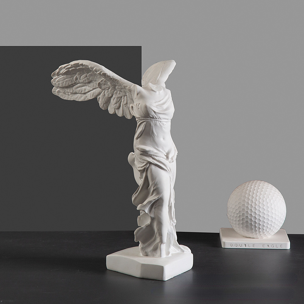 Home Office With Bookshelves - Statua della dea della vittoria greca